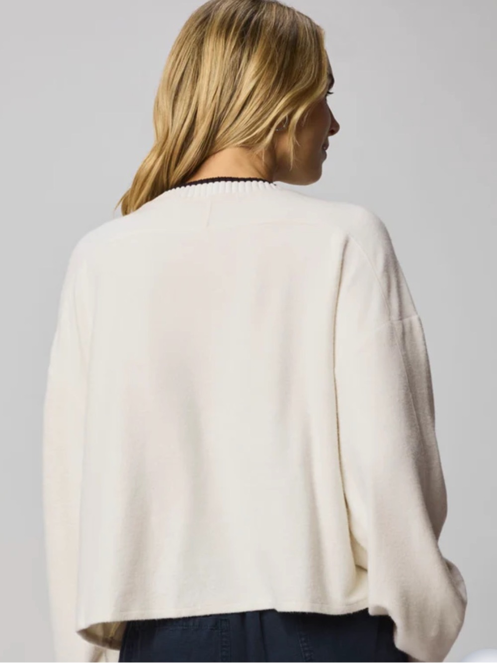 Splendid Pullover - Picture 2 of 5